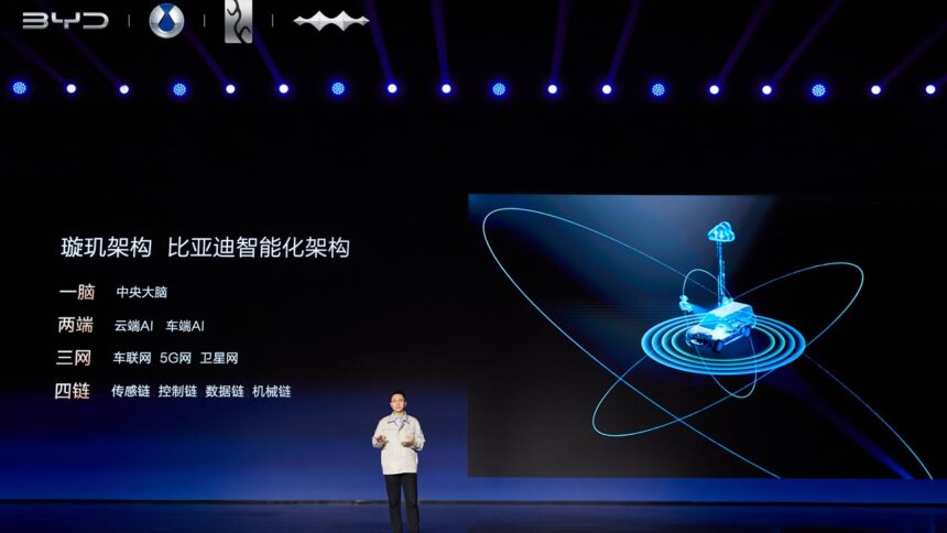  Apple、スピードメーターや温度調節機能などを統合したマルチディスプレイ CarPlay を発表